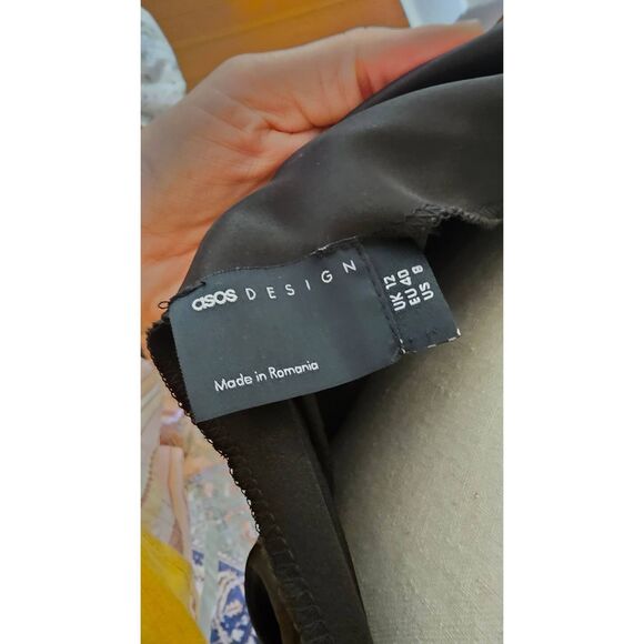 ASOS DESIGN scoop neck midi satin slip dress in black - Picture 8 of 8